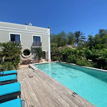 Casa Stardust & Quelfes