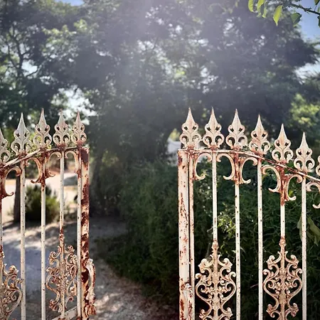 Casa Stardust & Villa Quelfes