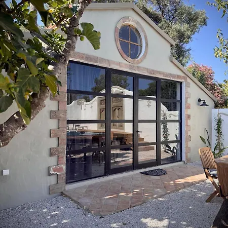 Casa Stardust & Villa Quelfes