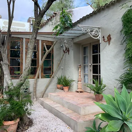 Casa Stardust & Villa Quelfes