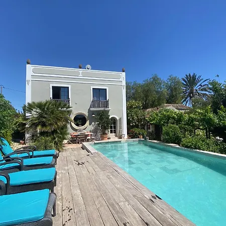 Casa Stardust & Villa *