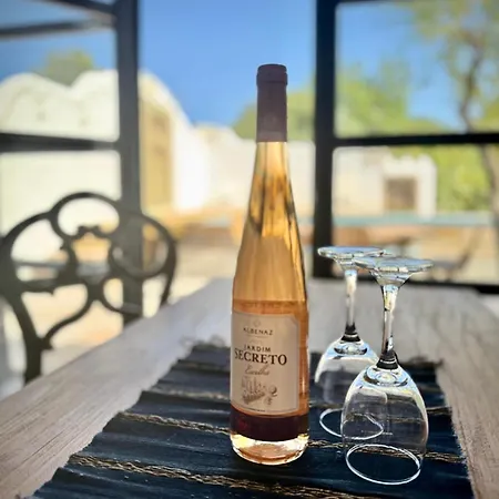 Casa Stardust & Villa Quelfes